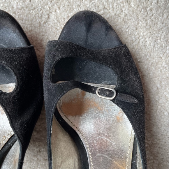 Dolce and Gabbana Black Suede Heels size 40 - Picture 3 of 11